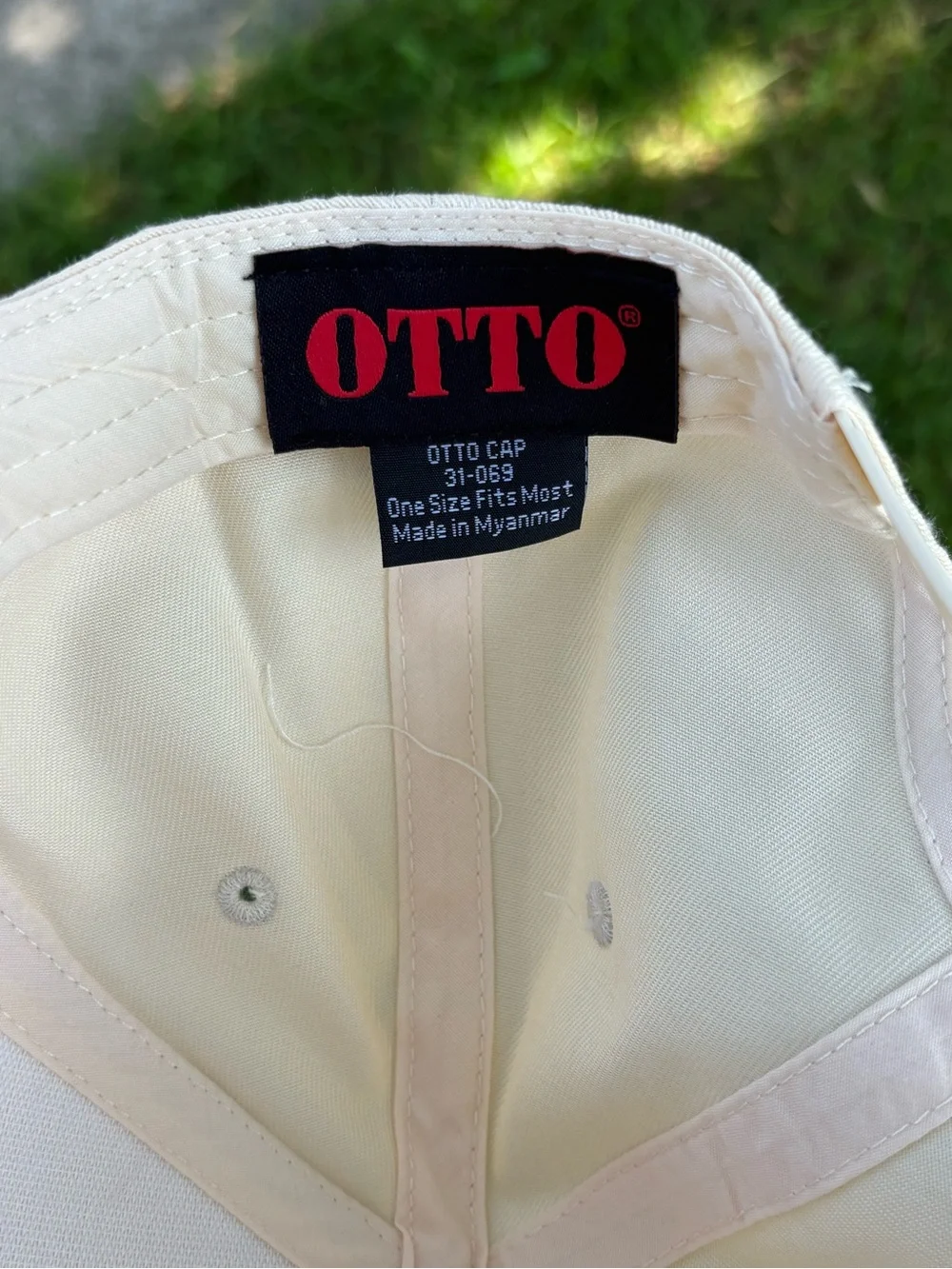 OTTO Nashville Embroidered Two-Tone Baseball Cap - White & Red